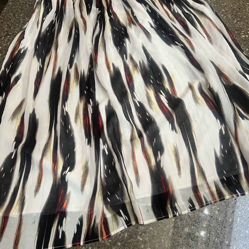Banana Republic Black, White, and Red A-Line Skirt Zip Side Size 12 Lined Career
